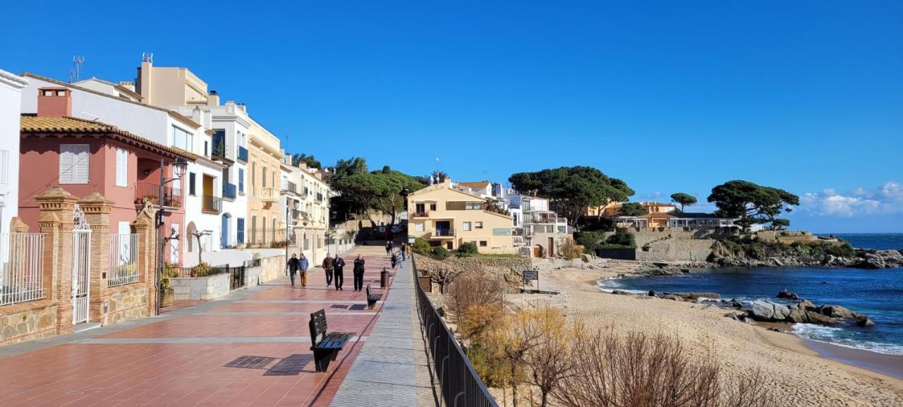 Precioso apartamento Reformado en 1a linea de mar sin vistas Calella De Palafrugell Exterior foto